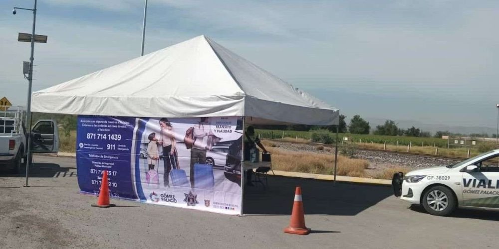 Instala Ayuntamiento de Gómez Palacio Módulo Paisano para brindar atención a turistas