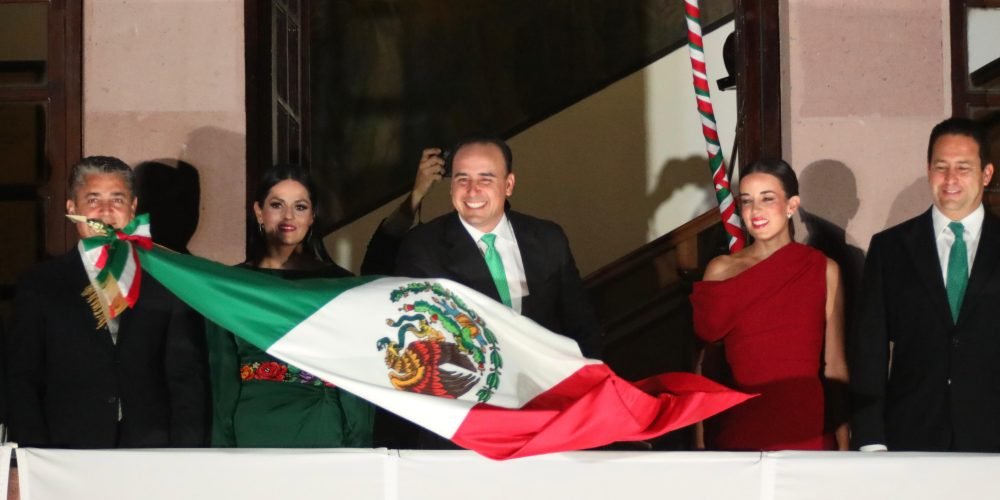 Invita Manolo a ciudadanos a vivir en Palacio el Grito de Independencia