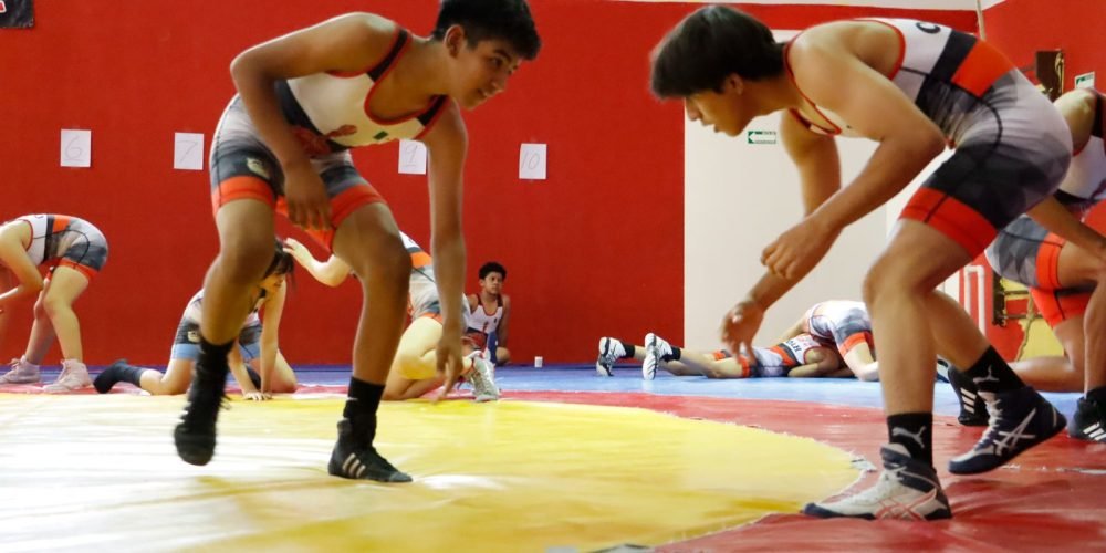 Invitan a niñas, niños y jóvenes a integrarse a la Academia Municipal de Lucha Olímpica