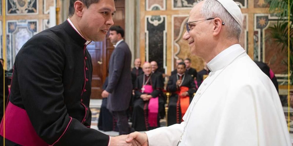 Jose-Nahum-Jairo-salas-Castaneda-vaticano-papa-viajes
