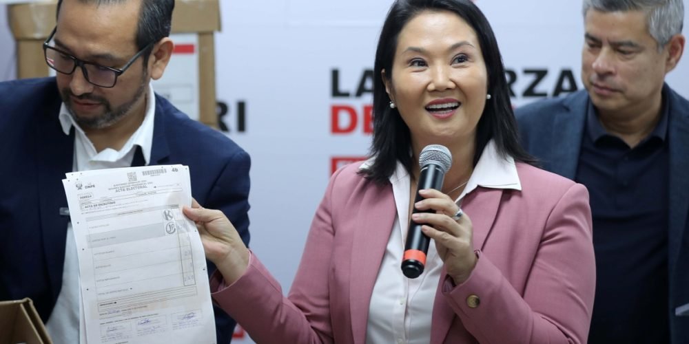 Keiko Fujimori espera ser proclamada como presidenta electa de Perú en los próximos días