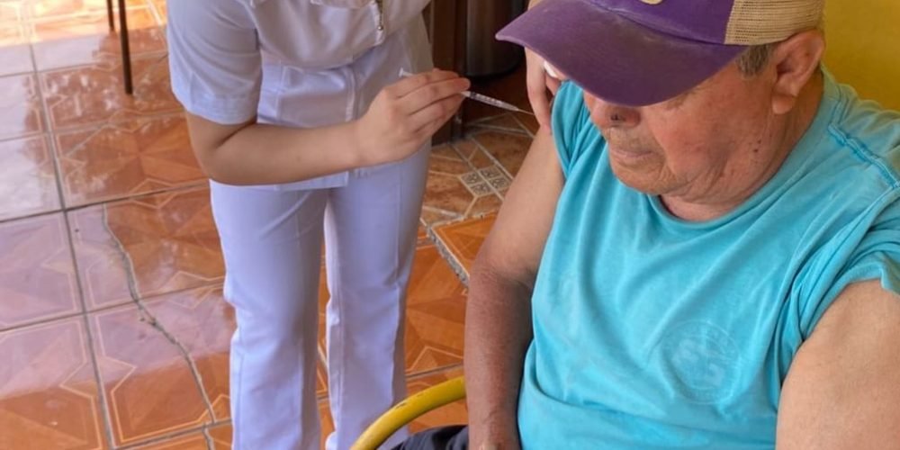 Mantiene IMSS Coahuila vacunación permanente en hogares y espacios públicos
