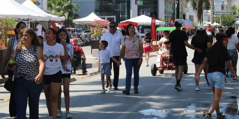 Paseo Colón incrementa afluencia de asistentes por temporada vacacional
