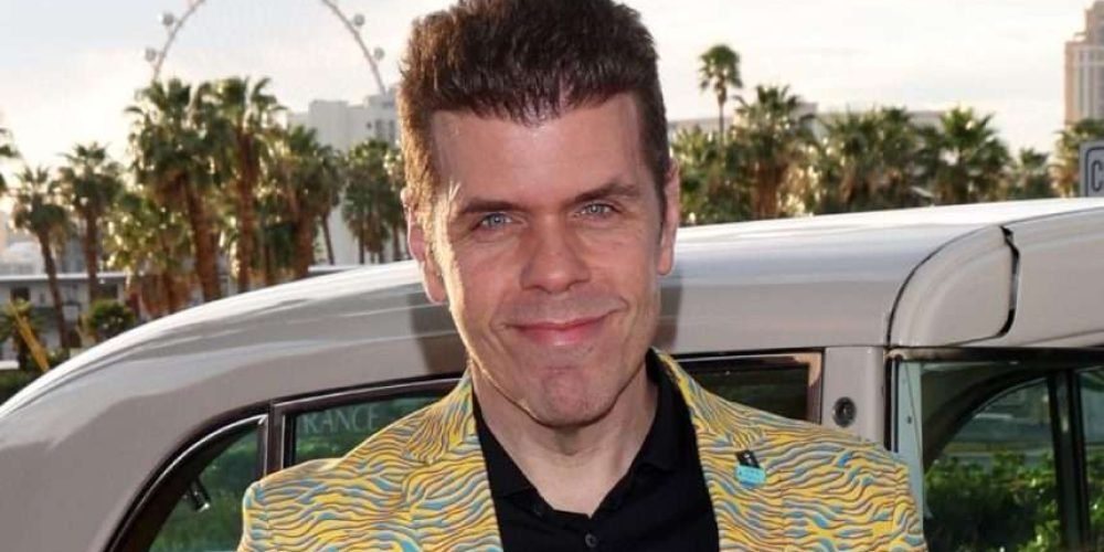 Perez Hilton es hospitalizado tras incidente de autolesión en transmisión en vivo
