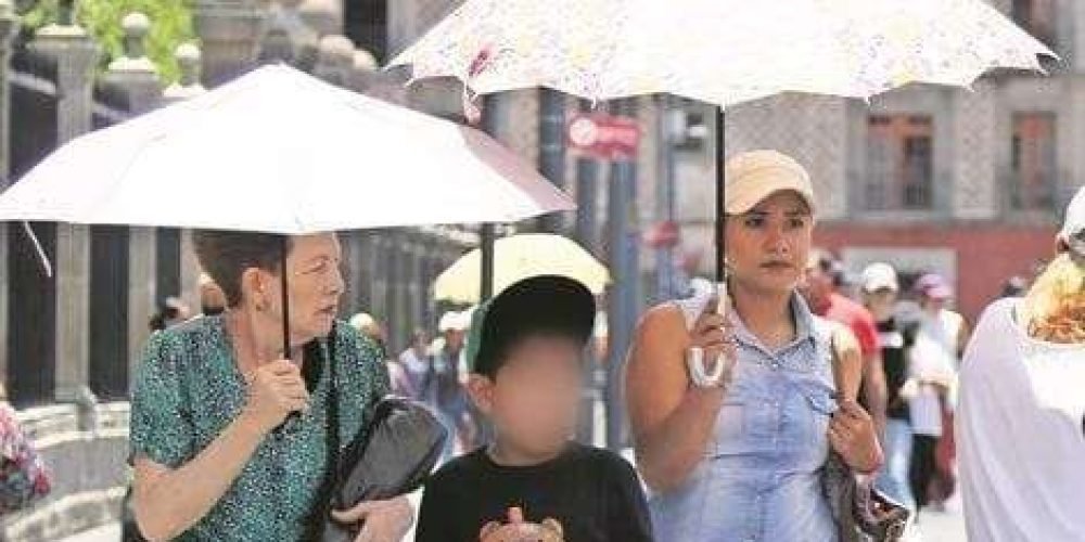 Piden a gomezpalatinos cuidarse de los rayos del sol