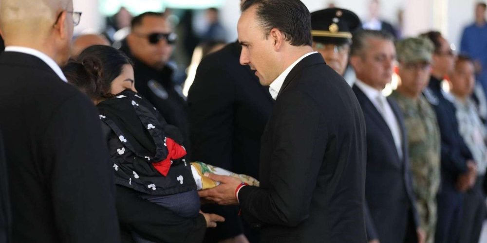 Policías como Miguel Ángel son héroes en Coahuila Manolo1