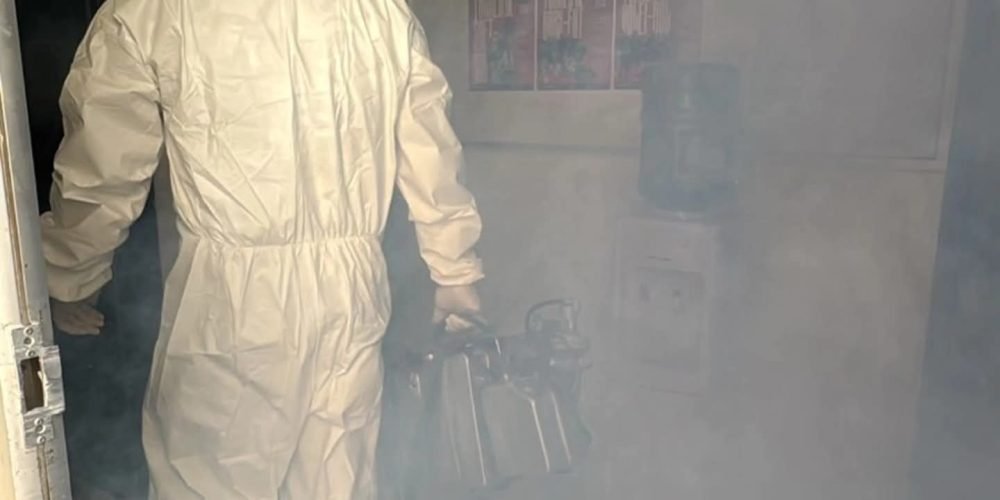 Protegen la salud pública con brigadas de fumigación y colocación de cebos para roedores en colonias de Torreón