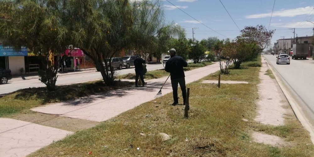 Realiza Ayuntamiento labores de limpieza y mejora urbana en el bulevar San Alberto