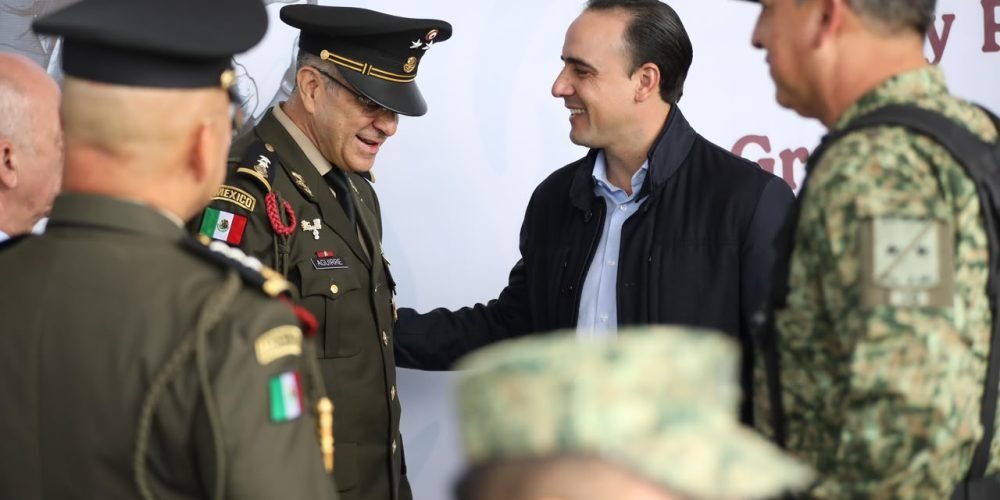 Refrenda gobernador coordinación con nuevo mando de la XI Región Militar