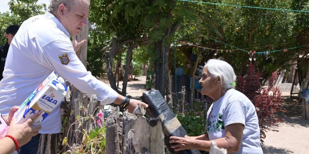 Refuerza Ayuntamiento de Gómez Palacio apoyo a comunidades rurales con entrega directa de insumos