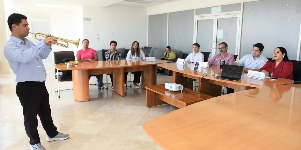 Regidores reconocen trayectoria del trompetista lagunero Gerardo Agustín Santoyo García