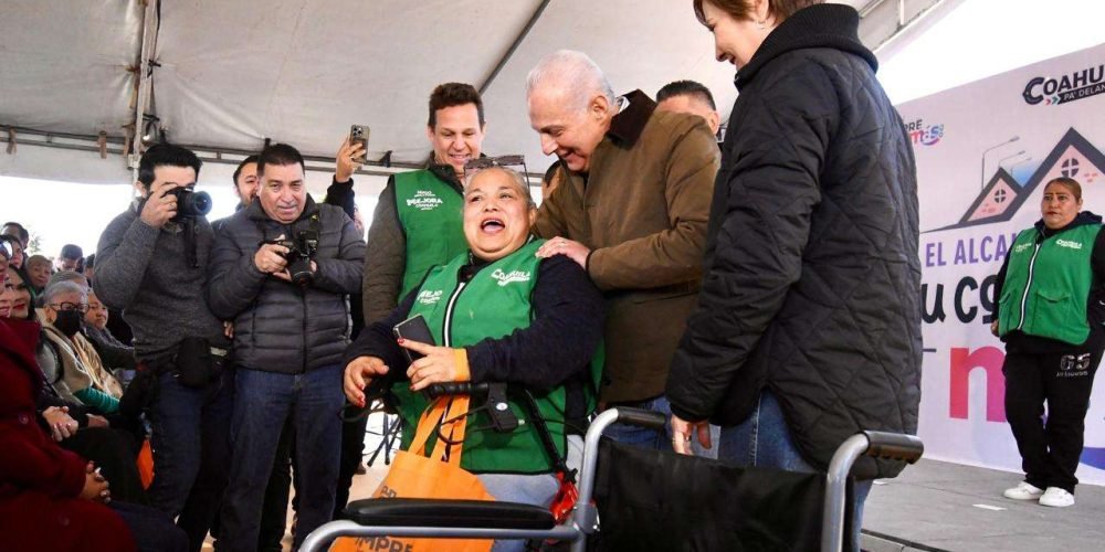 Román Alberto Cepeda González entrega nueva plaza pública en Villas Zaragoza