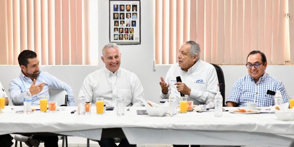 Román Alberto Cepeda González se reúne con integrantes del Consejo Lagunero de la Iniciativa Privada