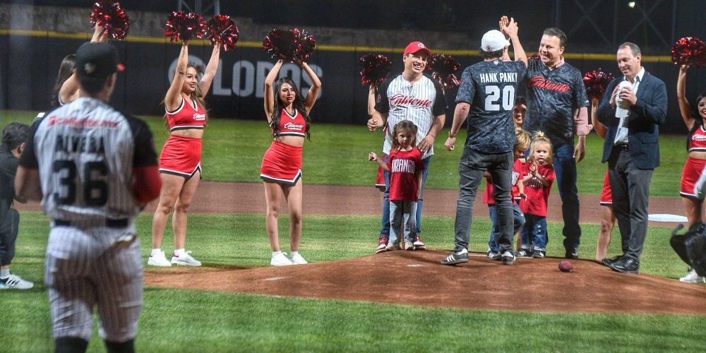 Se enciende el volcán Francisco Villa con primer juego en casa de Caliente de Durango