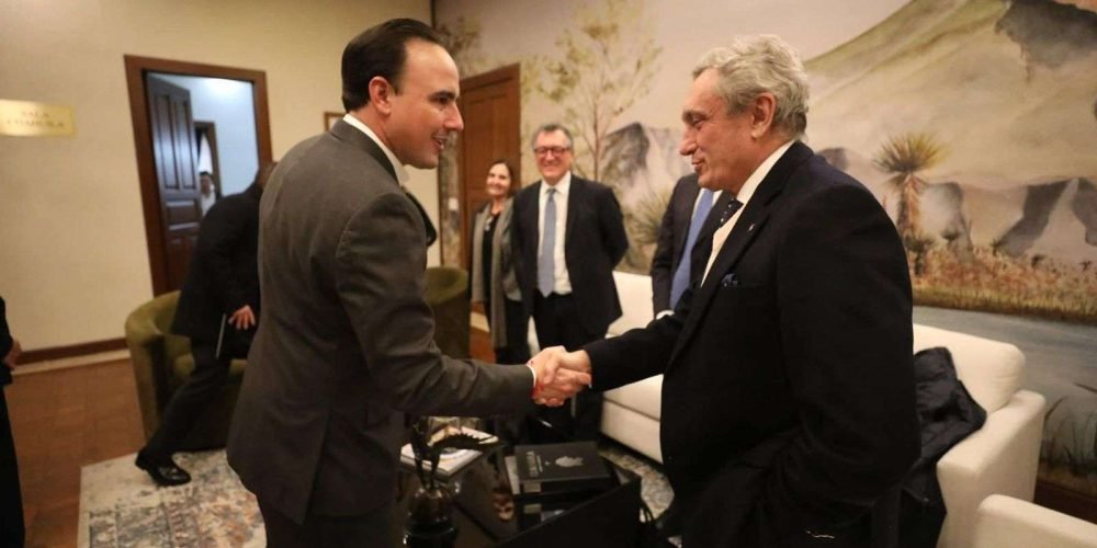 Se reúne Manolo con el embajador de Italia