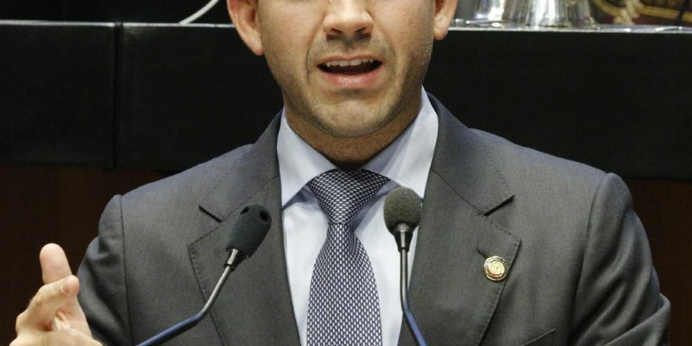 Senador Gabriel Elizondo busca que ninguna familia pase hambre mientras cuida a un paciente hospitalizado