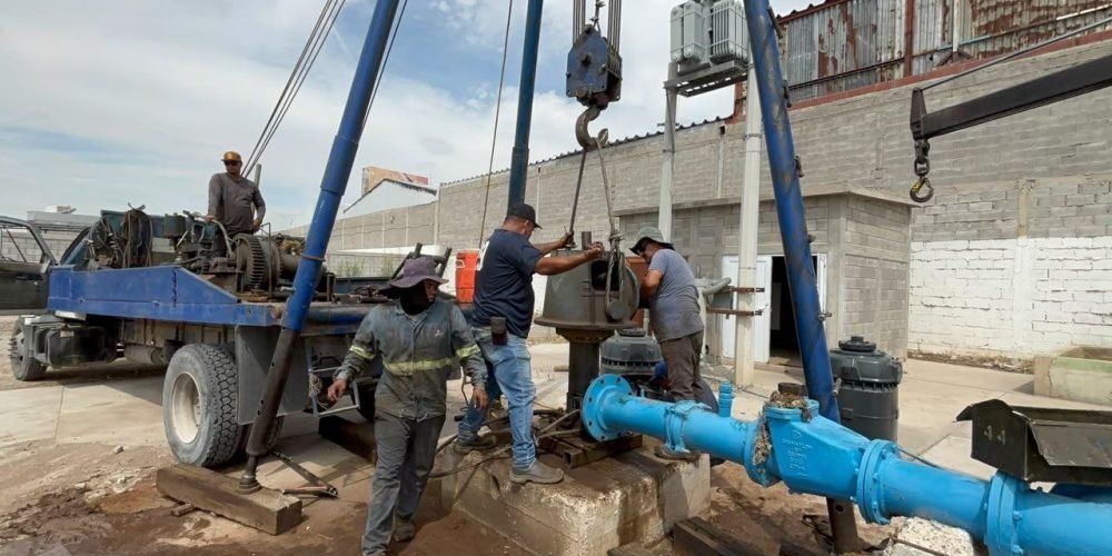 Simas Torreón atiende fallas en las bombas 82 y 2 para restablecer el suministro de agua potable