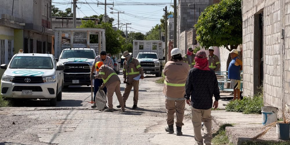 Simas Torreón lleva brigada Simas mejora para todos a la colonia Santiago Ramírez