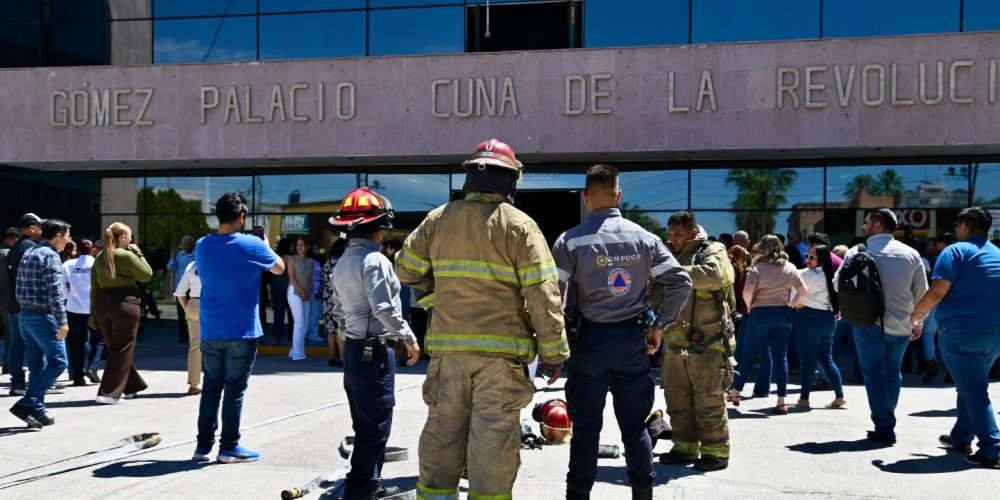 Simulacro nacional en Gómez Palacio evacúan Presidencia en menos de 4 minutos
