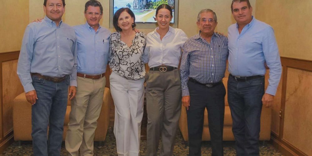 Tras reunirse con ex alcaldes, Betzabé Martínez destaca la importancia de la unidad y