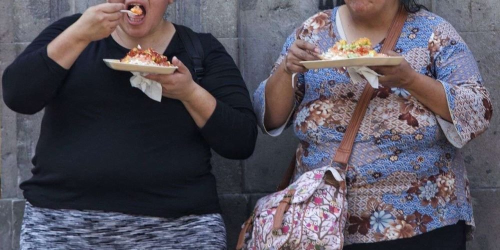 CIUDAD DE MÉXICO, 28MARZO2020.- La Organización Mundial de la Salud ha elevado la predicción de enfermos graves para este país y riesgo mortal para el virus COVID-19 en un 5% a un 7% por una sola razón: el sobrepeso y la obesidad.
FOTO: ANDREA MURCIA/CUARTOSCURO.COM