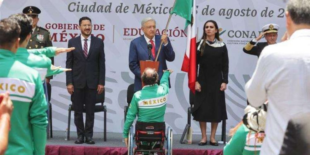 abandera-amlo-atletas-paralimpicos-paris-2024