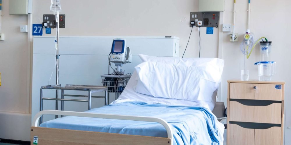 Querido actor está en coma inducido tras adquirir una bacteria en Filipinas