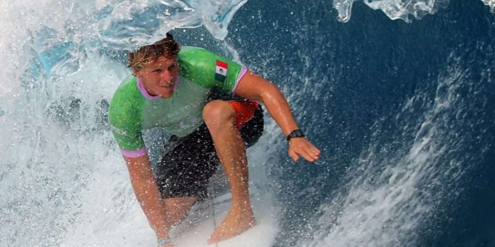 alan-cleland-avanza-octavos-final-surf-paris-2024