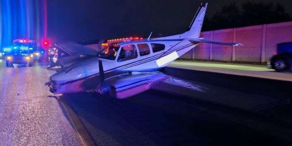 avion-se-estrella-autopista-florida-diciembre-2025