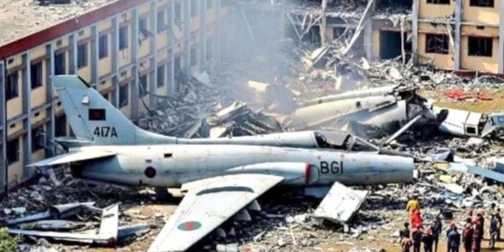bangladesh-avion-militar-se-estrella