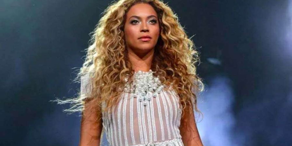 Beyoncé vive momento de terror en concierto por falla técnica peligrosa