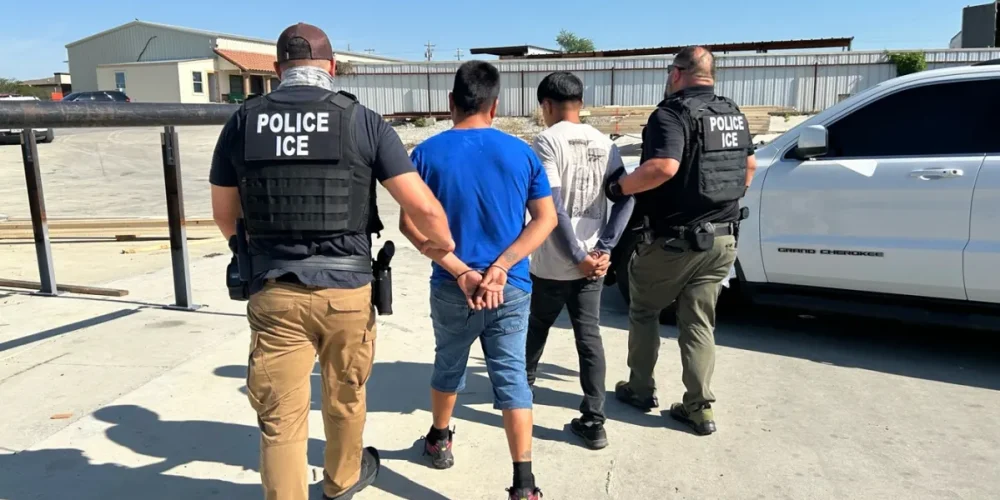 bonos-agentes-ice-deportaciones