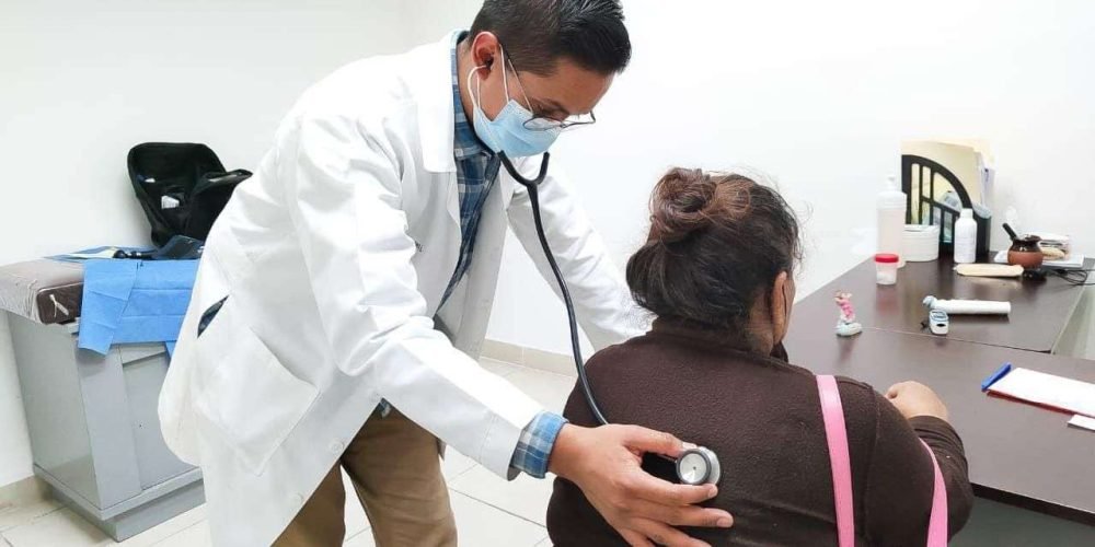 brindan-consultas-médicas-y-medicamentos-a-bajo-costo-1