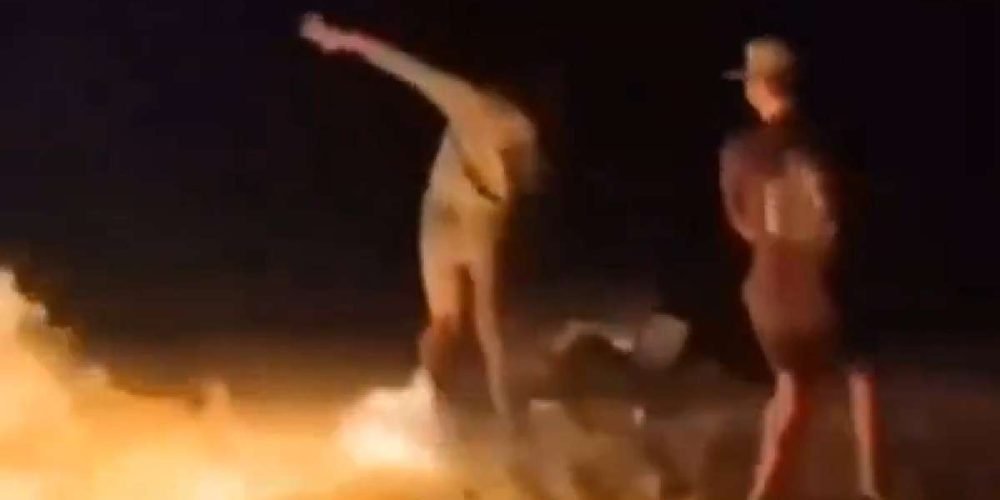 broma-joven-prende-fuego-amigo-florida