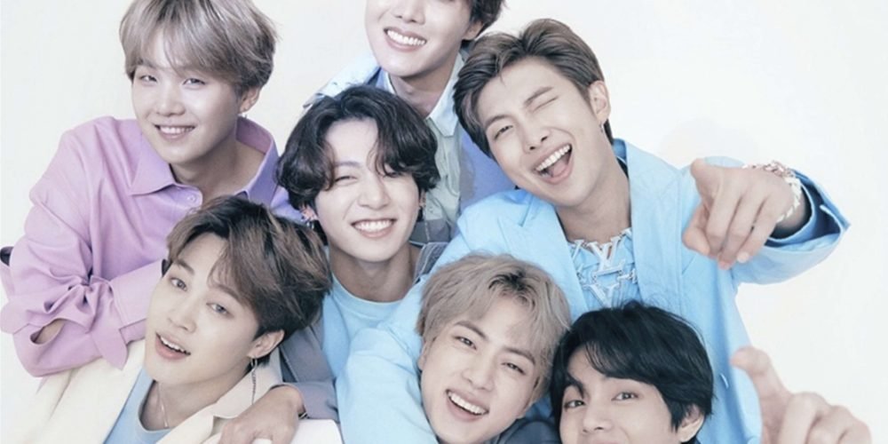 RM y V de BTS completan su servicio militar y emocionan al ARMY