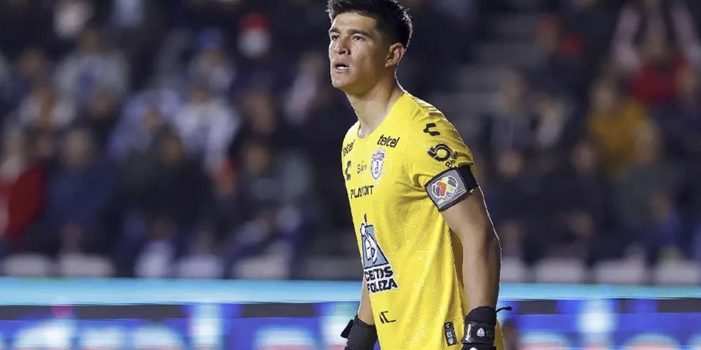 Caos en el Tri: El retraso de Carlos Moreno genera tensión