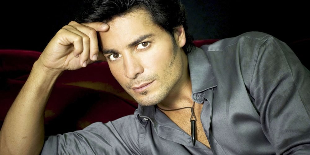 PETA pide a Chayanne cambiar "Torero" por "Bombero"
