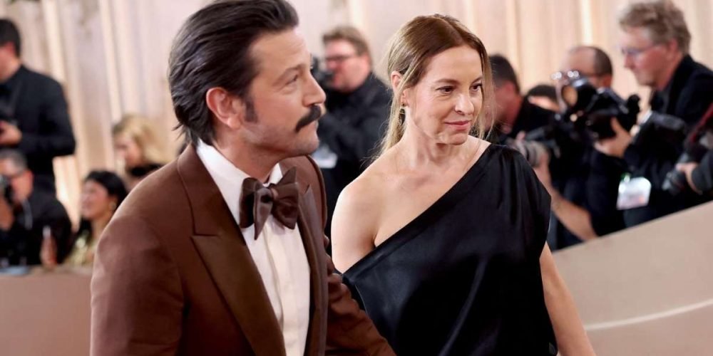 destrozan-marina-tavira-polemico-look-maquillaje-golden-globes-2026