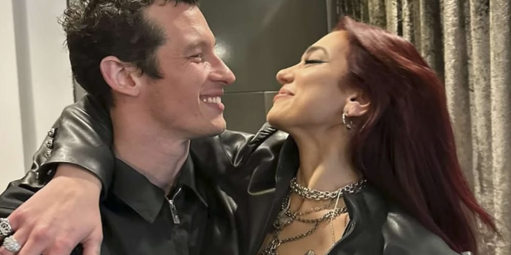 Dua Lipa confirmó su compromiso con el actor Callum Turner