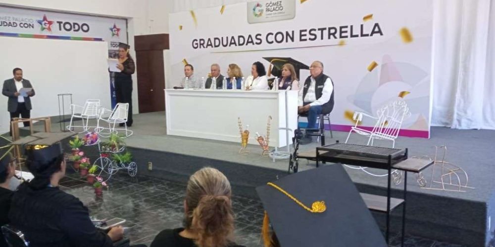 entregan-certificados-a-mujeres-gomezpalatinas