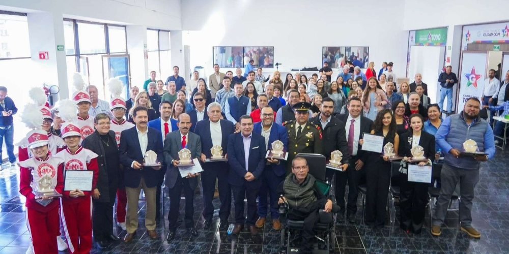 entregan-reconocimiento-ciudadano-distinguido-2024