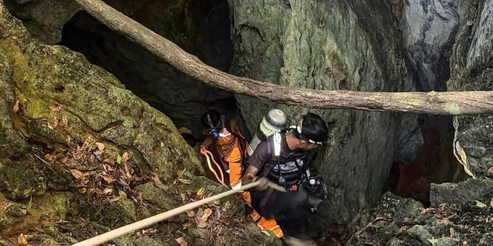 rescate cueva Laos