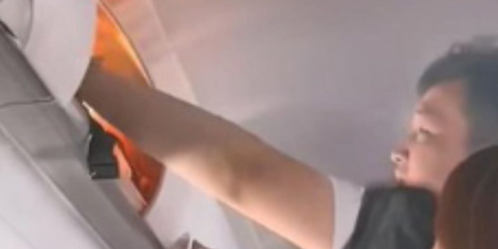 Explosión batería avión China