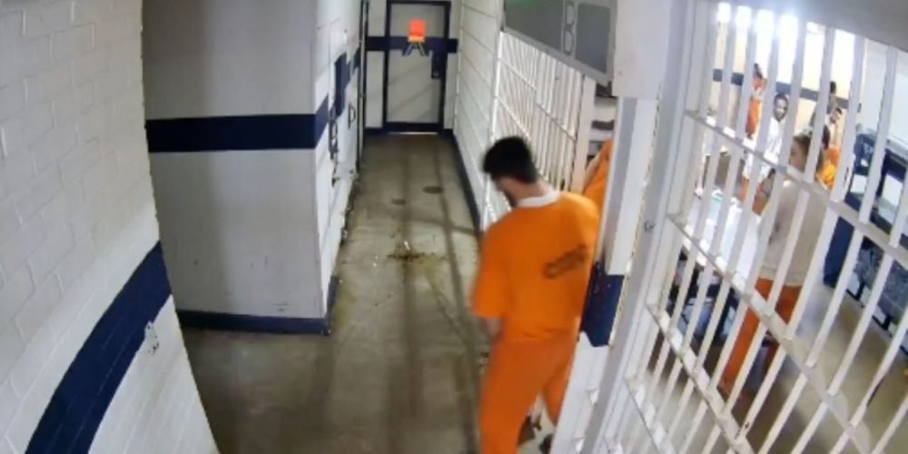 escape de cárcel lápiz