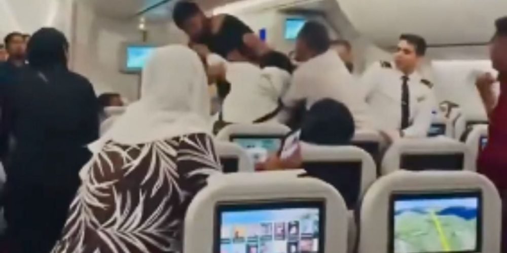 pelea avión Londres