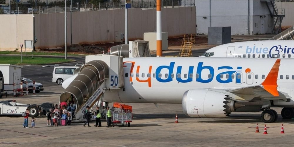 Avión Flydubai descenso