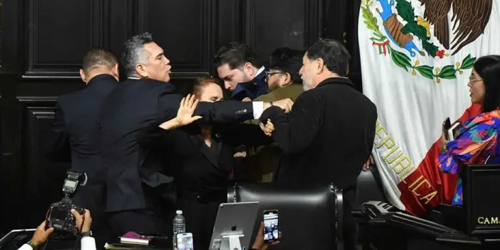fernandez-norona-demanda-alito-moreno-agresion