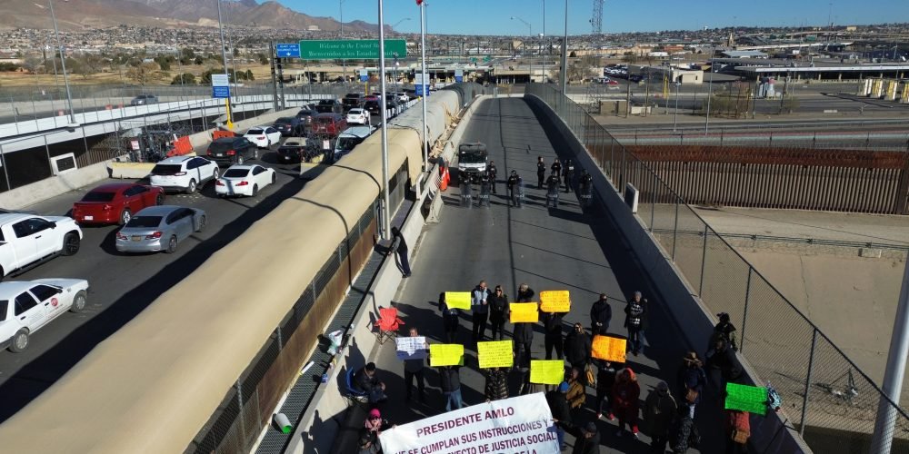 ferrocarrileros-bloquean-frontera-mexico-estados-unidos