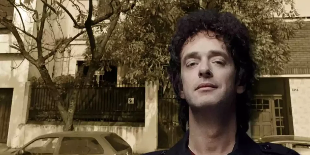 gustavo-cerati-huesos-humanos-casa