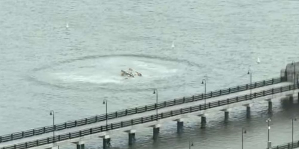 Helicóptero cae en el río Hudson